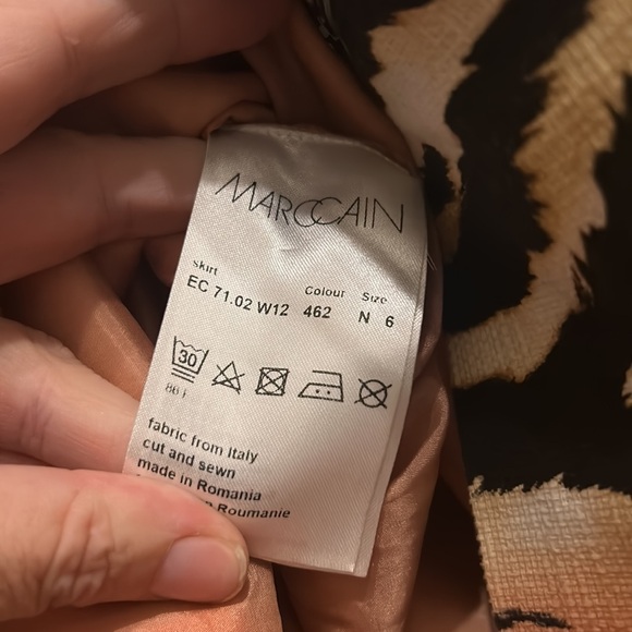 EUC Marc Cain N6 zebra coral high waist skirt w full length 2-way zipper back - Picture 7 of 8